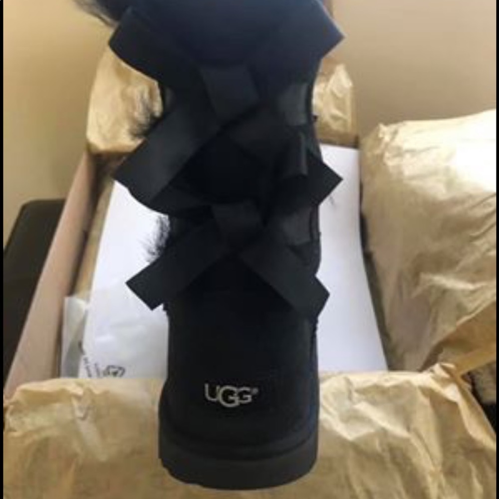 Black Ugg Bailey Bow